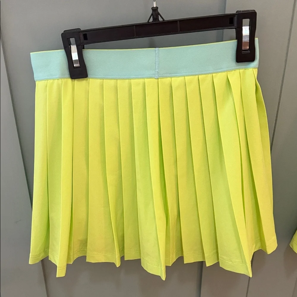 Athleta Perfect Pleat Skort Neon Green & Turquoise- Size Large/12- NWOT - Picture 3 of 6
